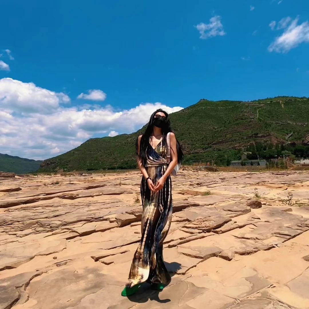 欧美显身材吊带V领开叉大摆裙孔雀绿扎染露背连衣裙气质复古夏季