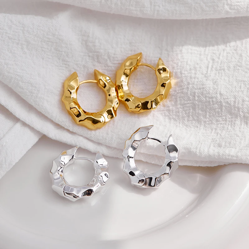 铜合金耳饰 简约精致切面褶皱U形法式耳扣女时尚通勤日常耳饰152