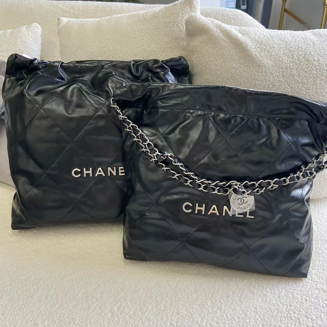 全新未使用 Chanel/香奈儿 香奈儿22B购物袋22bag黑色银字母