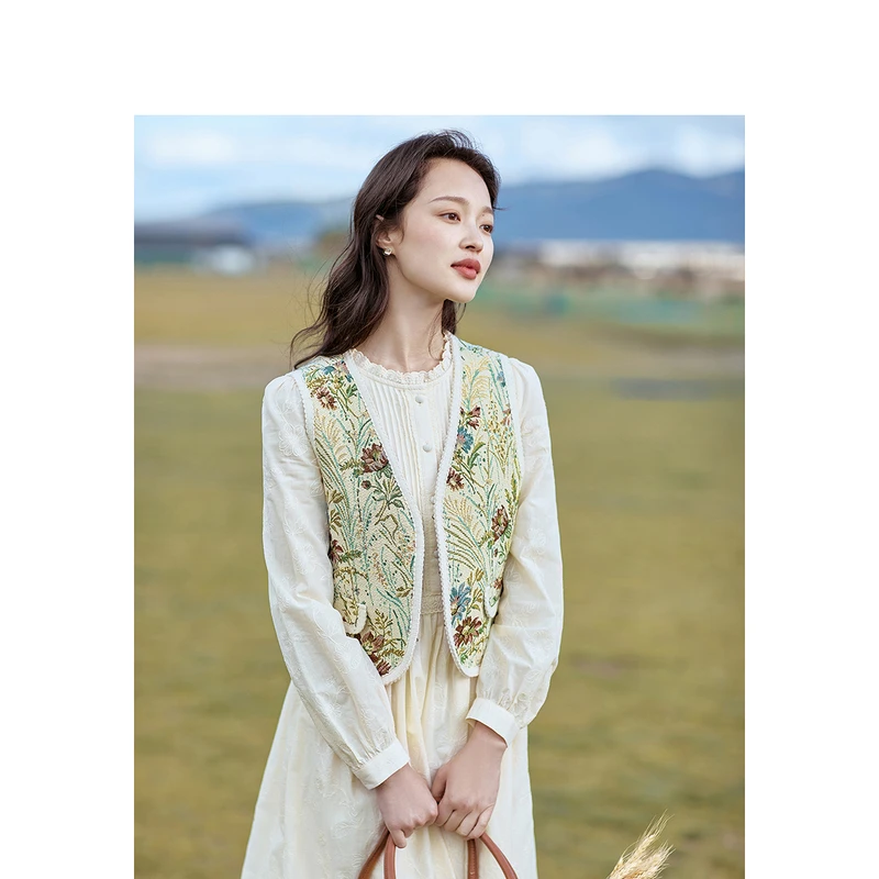 茵曼文艺立体提花V领短马甲秋女装新款撞色花边显瘦显高外套