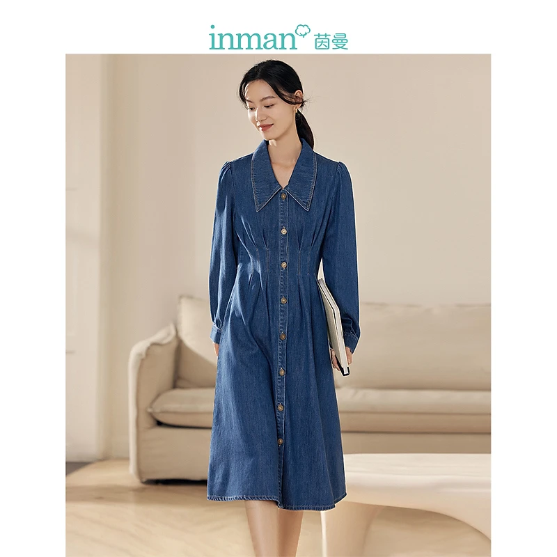 茵曼复古风莱赛尔棉牛仔连衣裙冬女装新款翻领灯笼袖收腰长裙
