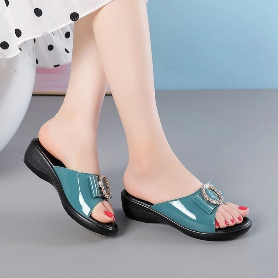 [夏季女鞋]夏季新款中跟软底妈妈鞋甜美时尚潮流百搭软皮水钻外穿