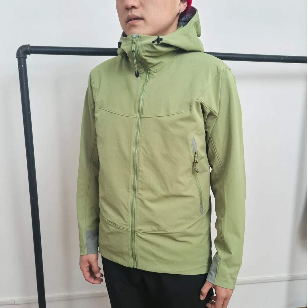 春季三色软壳外套防泼水防风春秋时尚连帽休闲百搭户外运动短款