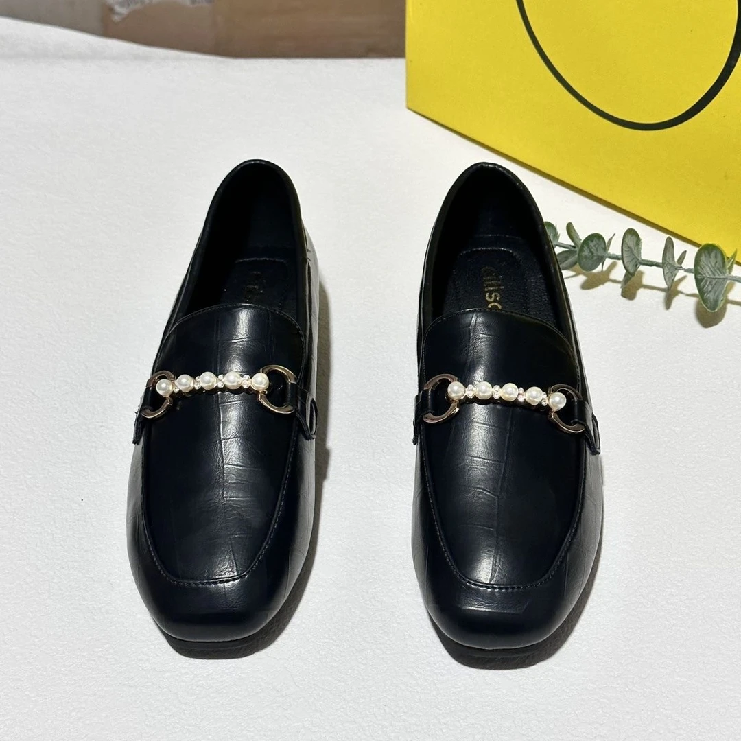 女鞋时尚百搭舒适英伦风真皮平底气质休闲女士马衔扣复古粗跟圆头