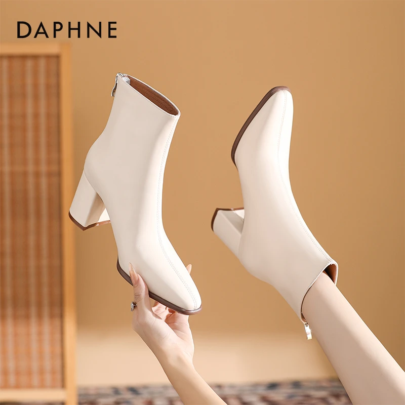 达芙妮法式短靴女2024秋冬新款粗跟复古软皮高跟方头瘦瘦靴英伦风