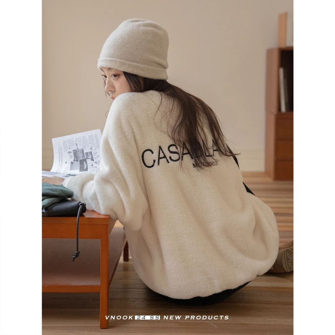 vnook【清仓】仿貂毛宽松卫衣女新款慵懒圆领落肩字母绣花显瘦上衣