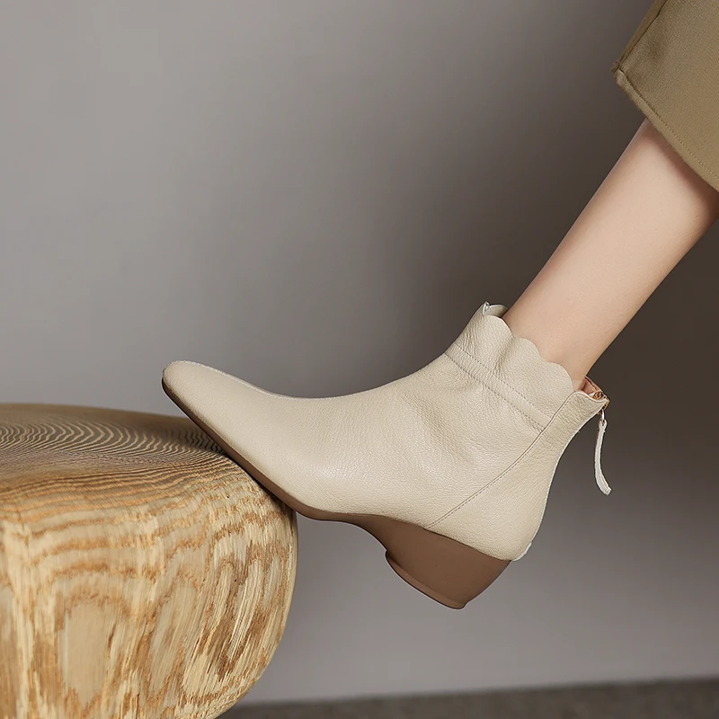 4.5CM，羊皮圆头粗跟女短靴软皮秋冬休闲瘦瘦女款秋冬白色粗跟短靴