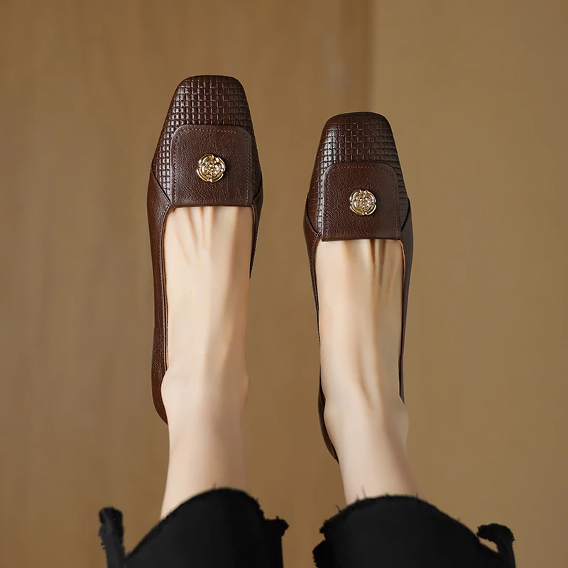 夏新款小羊皮法式复古山茶花小皮鞋中跟粗跟方头浅口百搭真皮气质