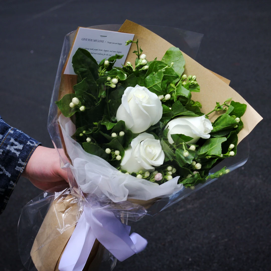 七夕鲜花束玫瑰茉莉混搭花束表白生日礼物送朋友拍照成品顺丰包邮