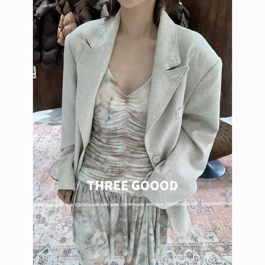 THREE GOOOD/三吉修身甜美挂脖吊带连衣裙 SQ230598