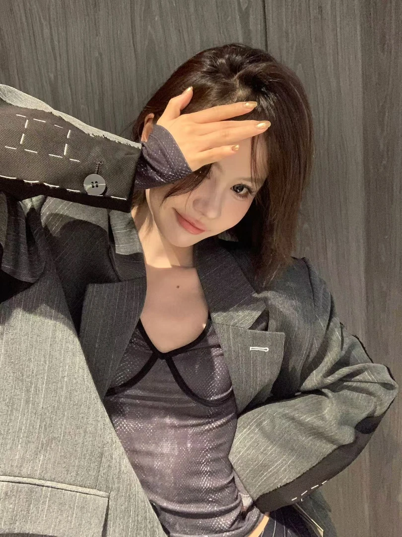 THREE GOOOD/三吉《年终放价》澳法庄园拼色牛仔条纹西装DSW240321