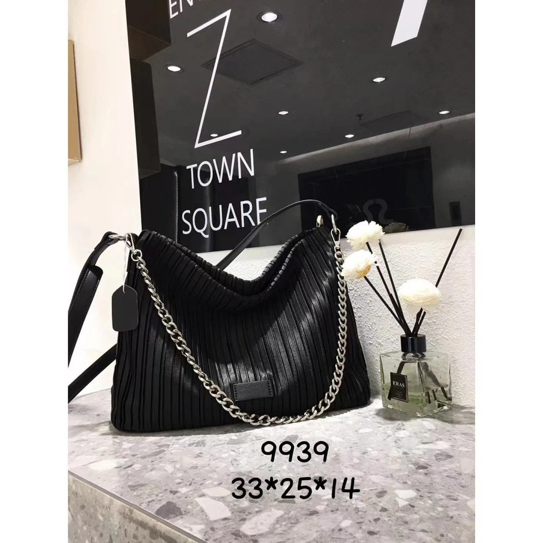 9939时尚小众简约褶皱女士百搭单肩斜跨包