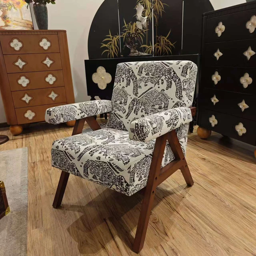 昌迪加尔中古风侘寂风日式原木休闲单人沙发椅复古创意酒店民宿椅