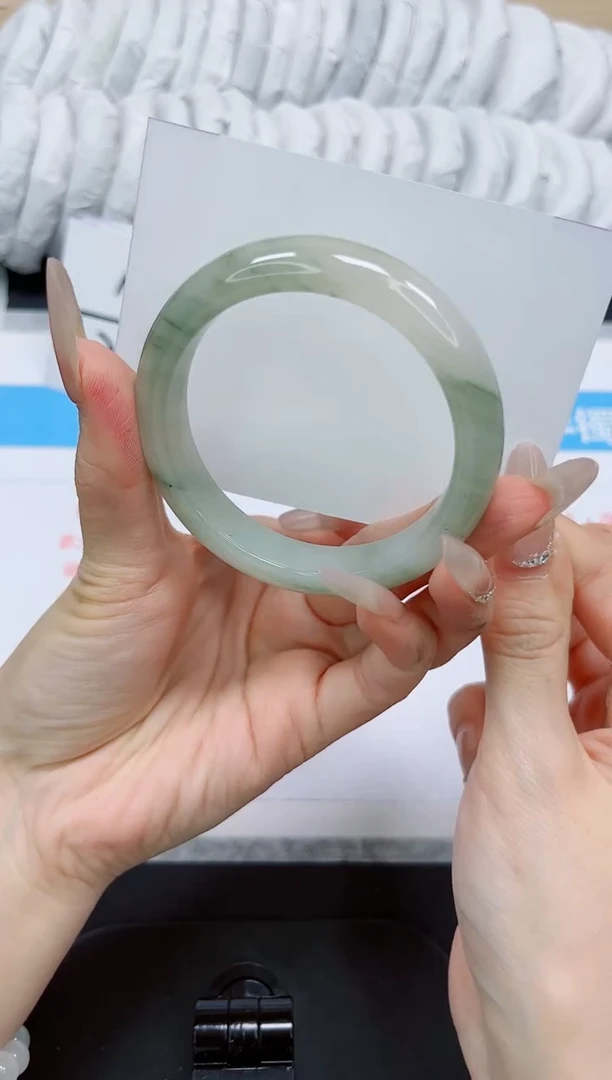 【闪购商品】石英质玉手镯未镶嵌296