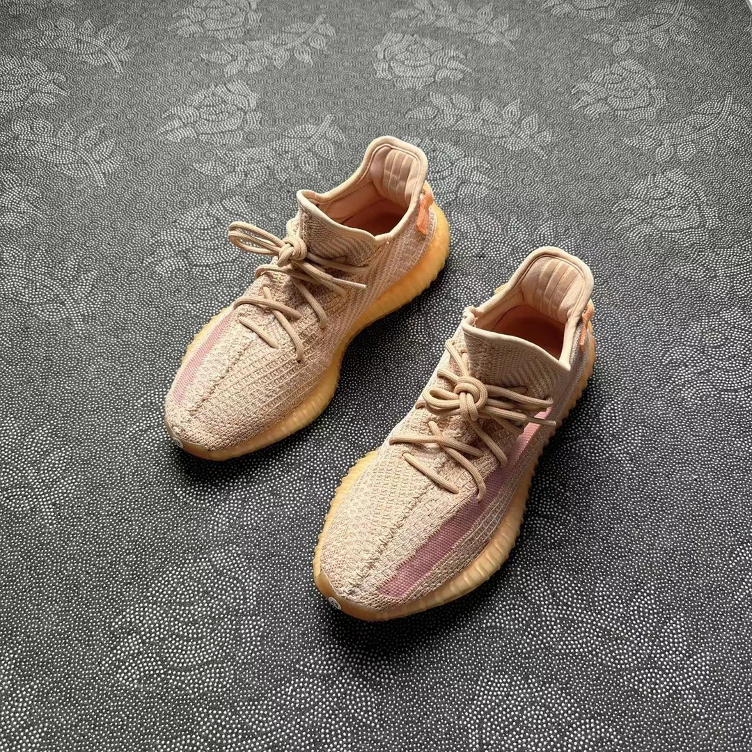 43码休闲鞋 adidas Yeezy350红土色 95新无原盒