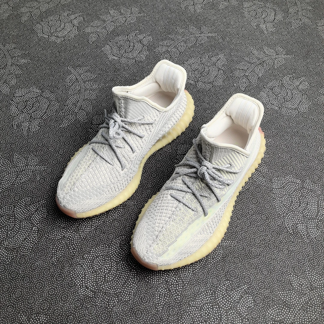 44码休闲鞋 adidas Yeezy350柠檬拼接 95新无原盒 全新价2059