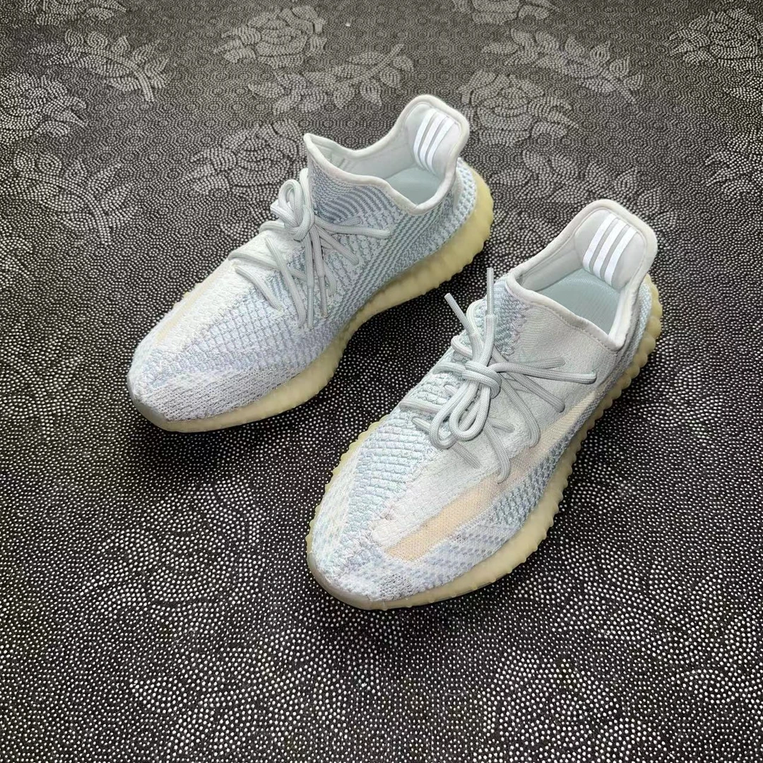 42.5码休闲鞋 adidas Yeezy350冰蓝 9新无原盒 全新价3169