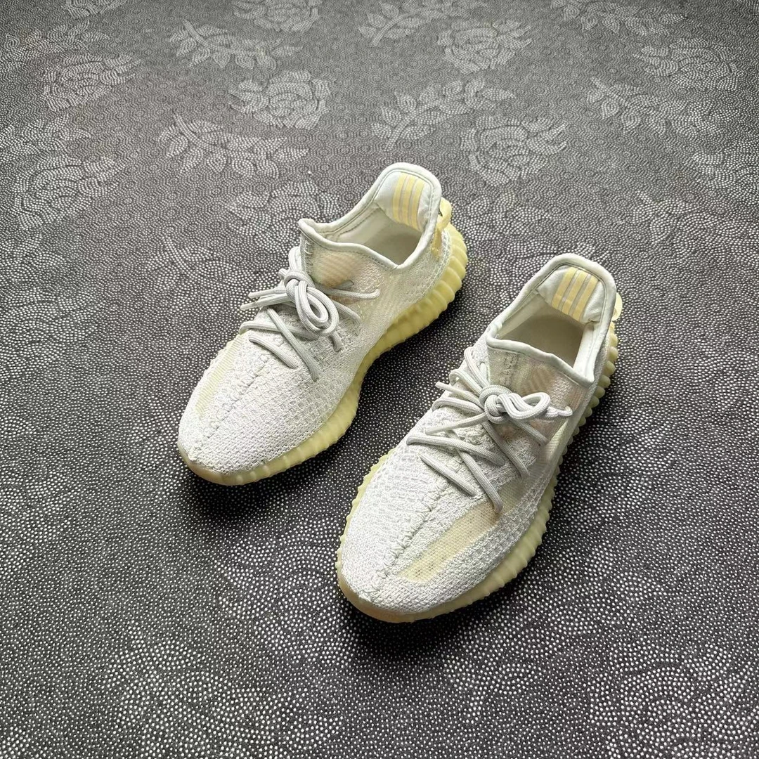 41码休闲鞋 adidas  Yeezy350小雏菊 97新有原盒 全新价2459