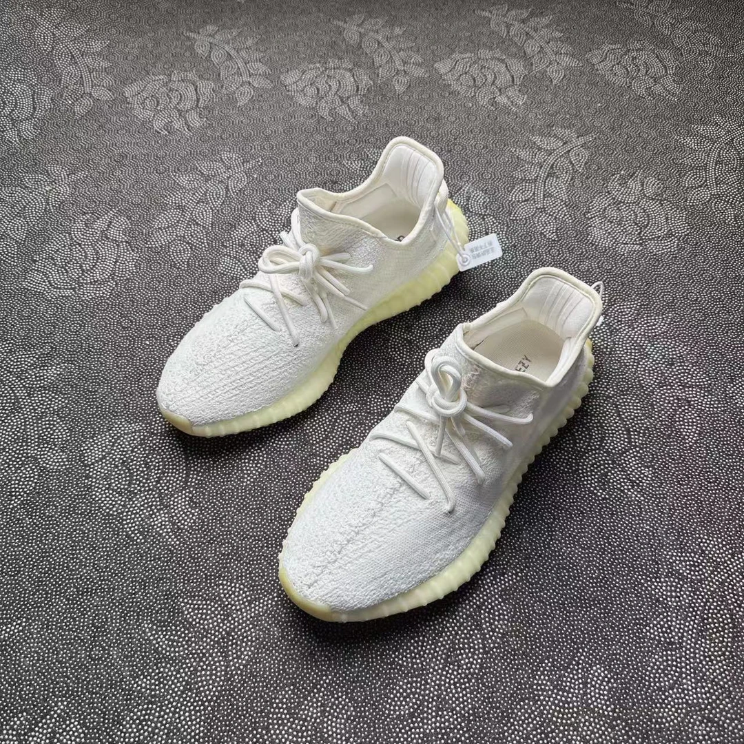43码休闲鞋 adidas Yeezy350白冰淇淋 98新配盒