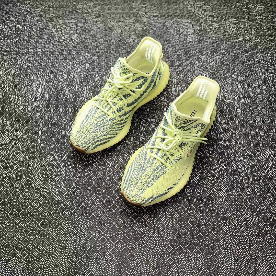 45码休闲鞋 adidas Yeezy350黄斑马 95新无原盒