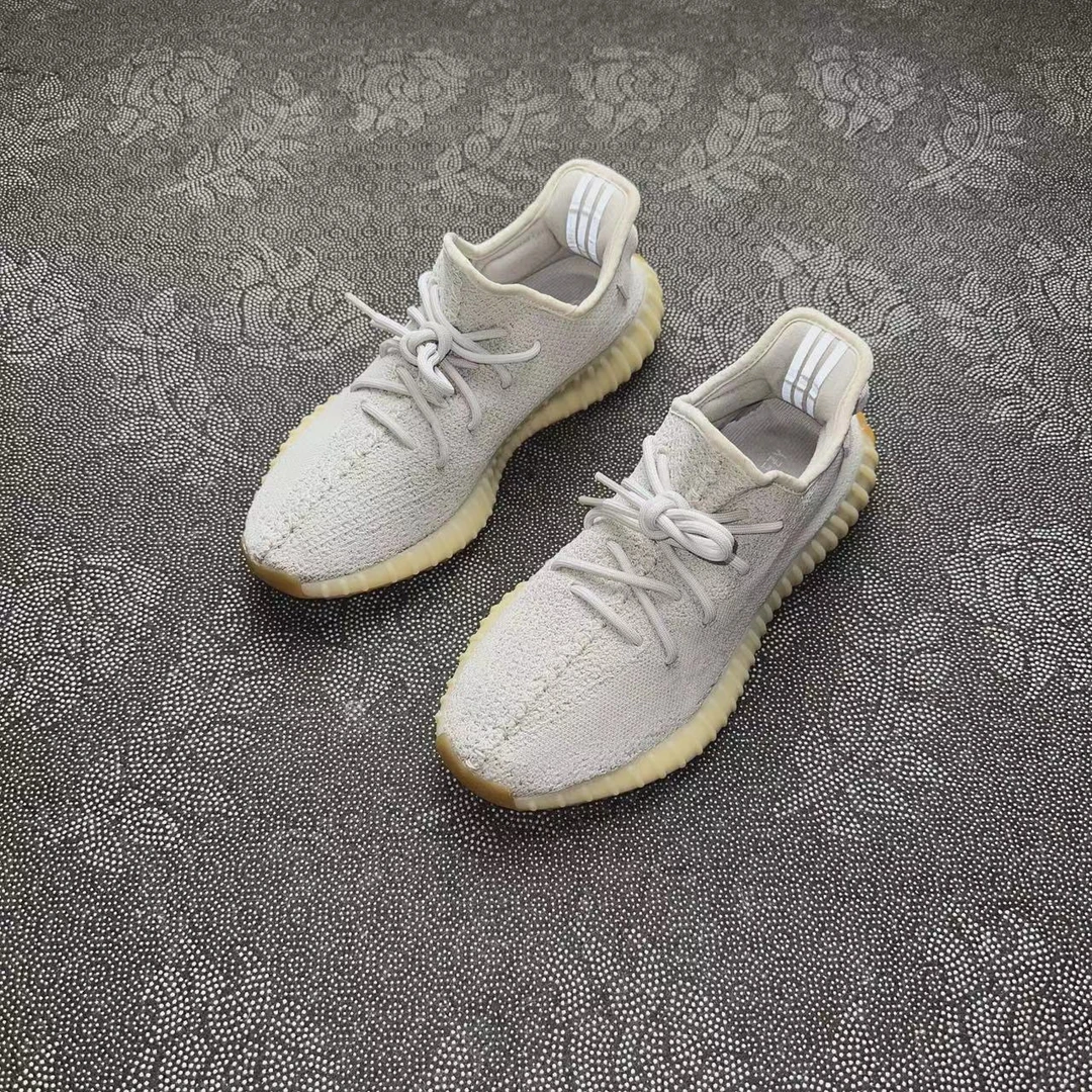 42码休闲鞋 adidas Yeezy350芝麻 95新有原盒