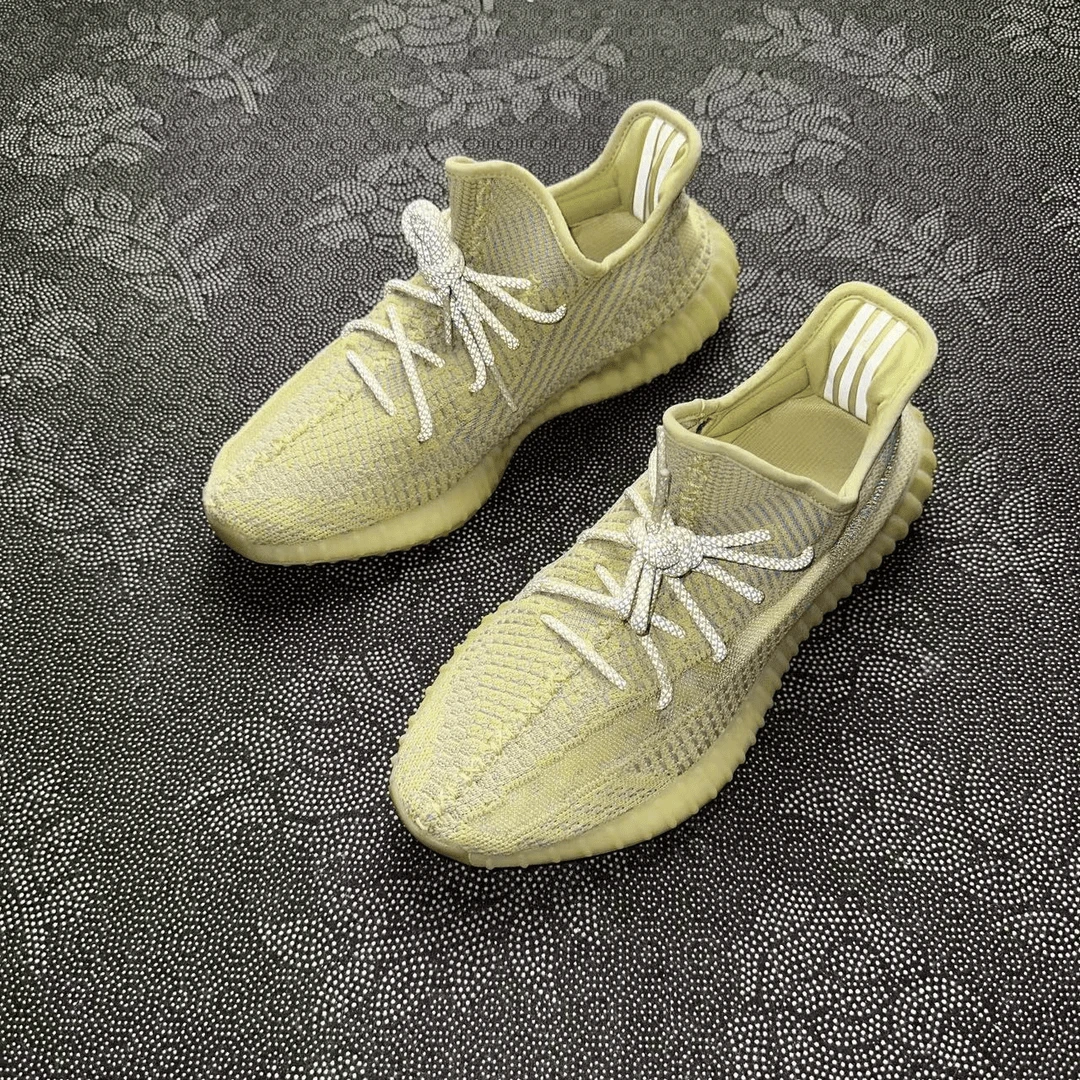 43码休闲鞋 adidas Yeezy350脏黄天使 95新无原盒 全新价2299