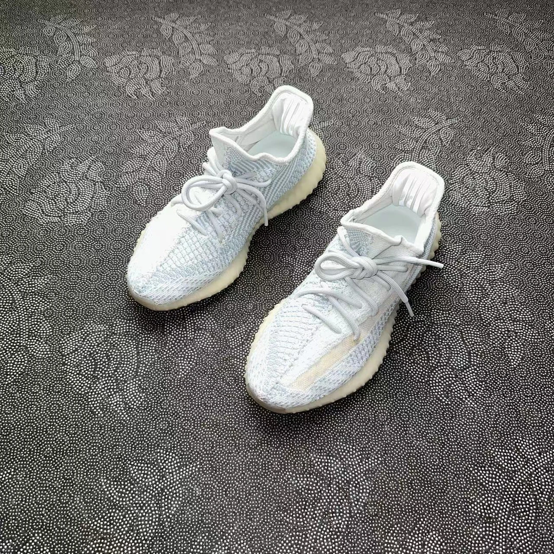 42码休闲鞋 adidas Yeezy350冰蓝 95新无原盒