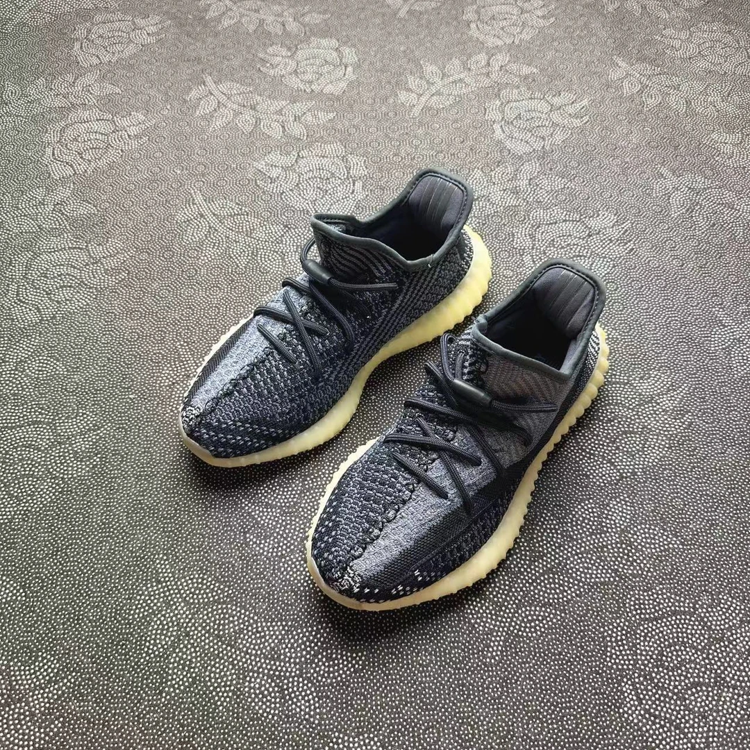 40码休闲鞋 adidas Yeezy350黑芝麻 97新无原盒