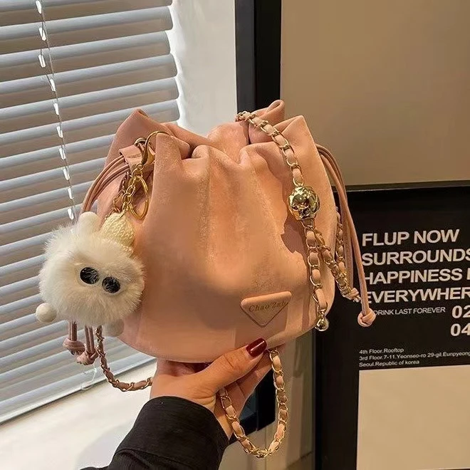 韩系高级质感休闲褶皱云朵包包女2024春夏新款软皮斜挎通勤包