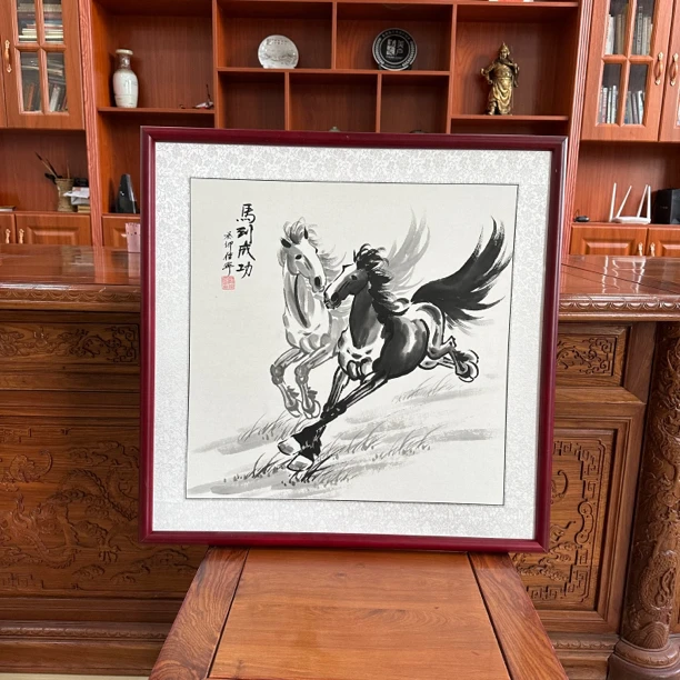 国画花鸟画纯手绘斗方画实木框65x65厘米水墨马中式装饰画