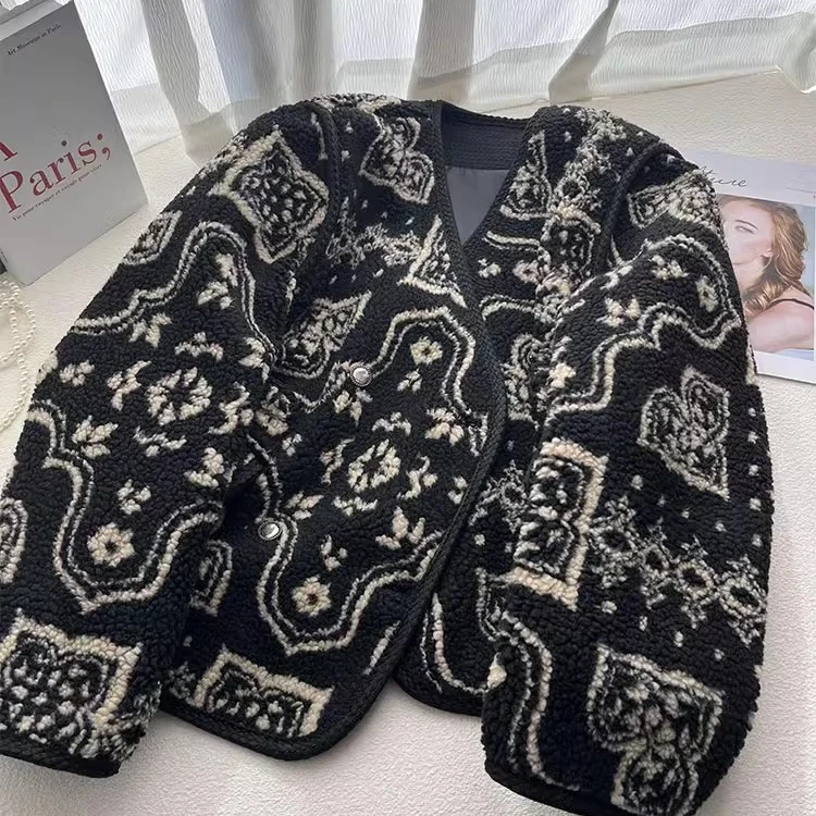 高级感复古印花黑色羊羔毛外套女2024年冬季新款宽松加厚毛绒上衣