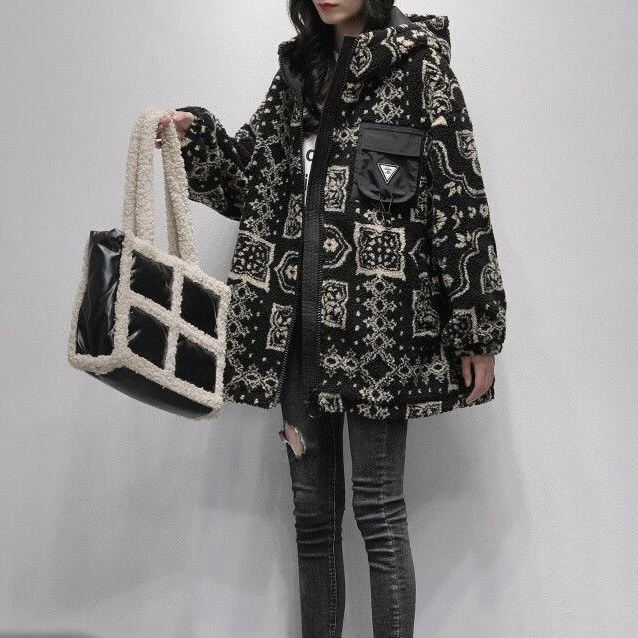 黑色印花颗粒绒外套女连帽年秋冬新款韩版宽松显瘦加厚短外套