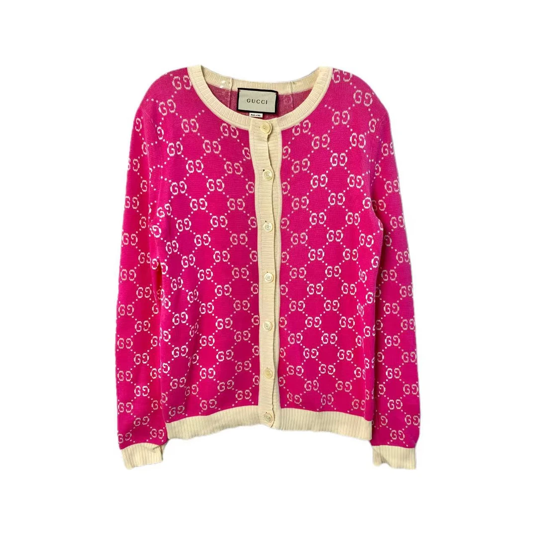 10638 gucci 古驰 粉色满logo开衫 s码 11800 无配件 95新