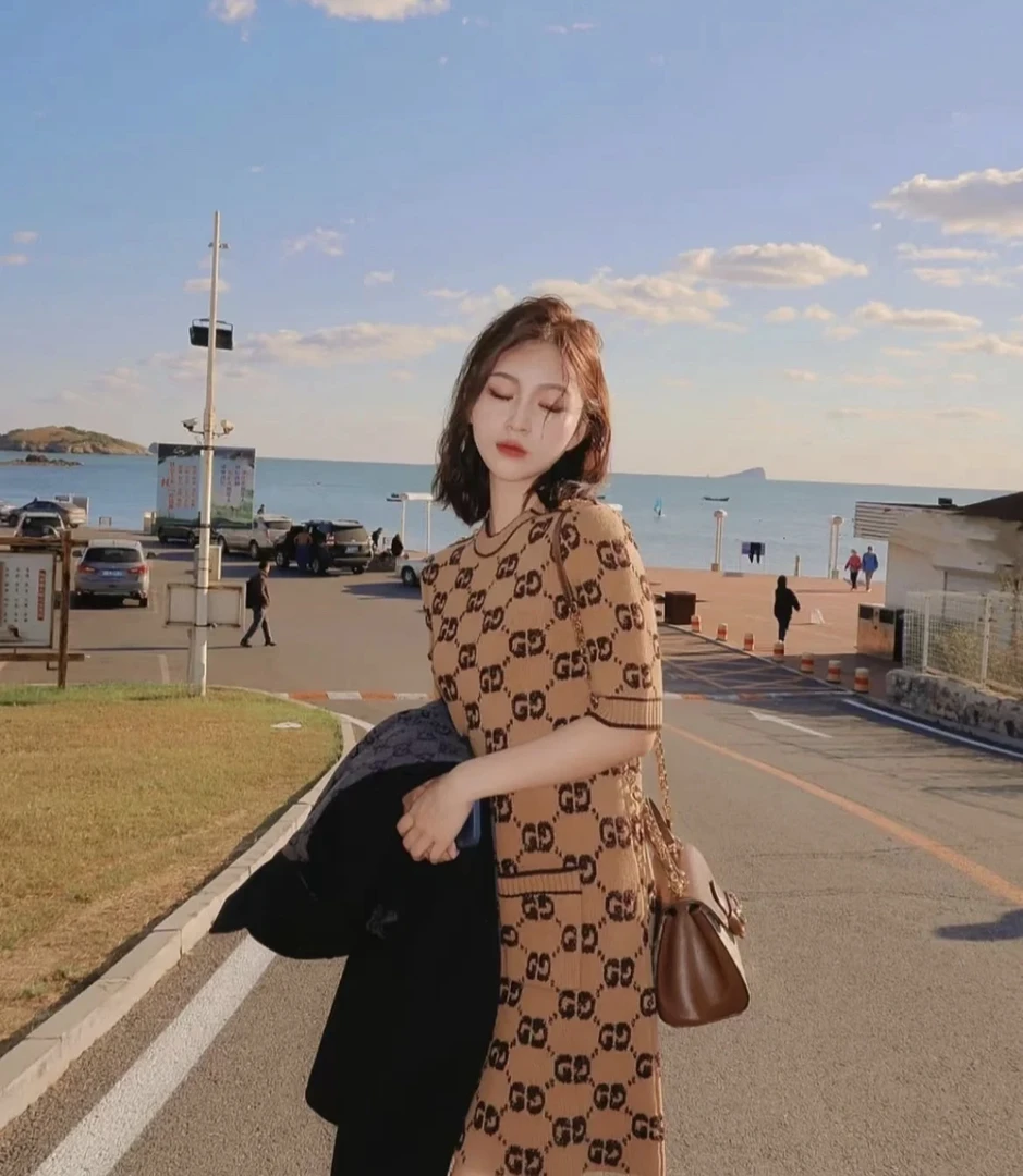 GUCCI/古驰YF1075 gucci 古驰 棕色金扣双G羊毛短袖连衣裙 M码