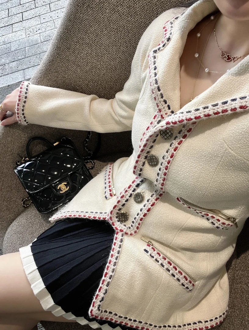 Chanel/香奈儿 Z21111502 18B 白色粗呢蓝滚边外套 34码 95新