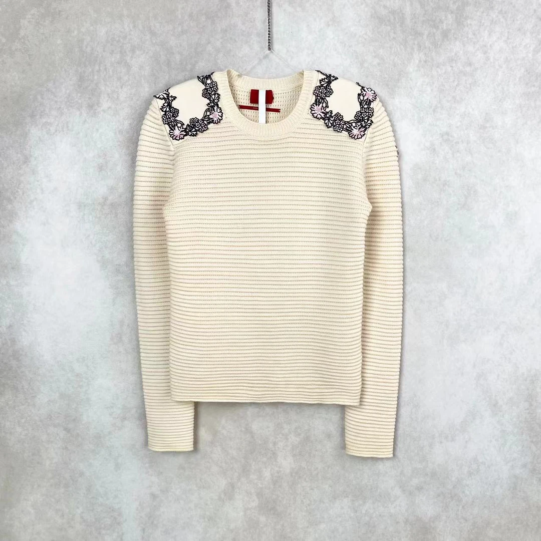 20337 Moncler 蒙口 袖标刺绣毛衣 40码 4600 无配件 95新