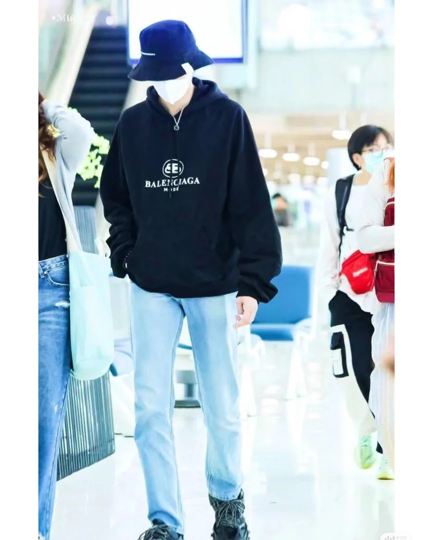 rz0054 Balenciaga 巴黎世家 黑色锁扣帽衫 s码 6400 95新