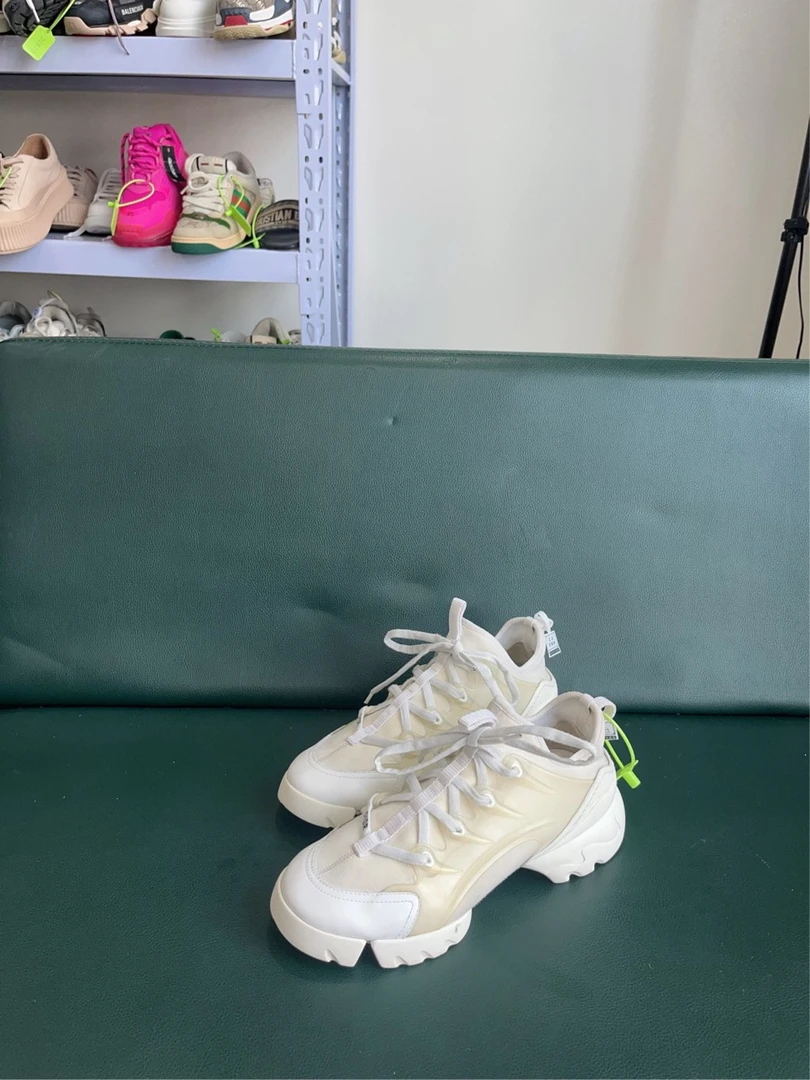 dior d-connect纯白 鞋  38.5码成色非常新  编码d3249