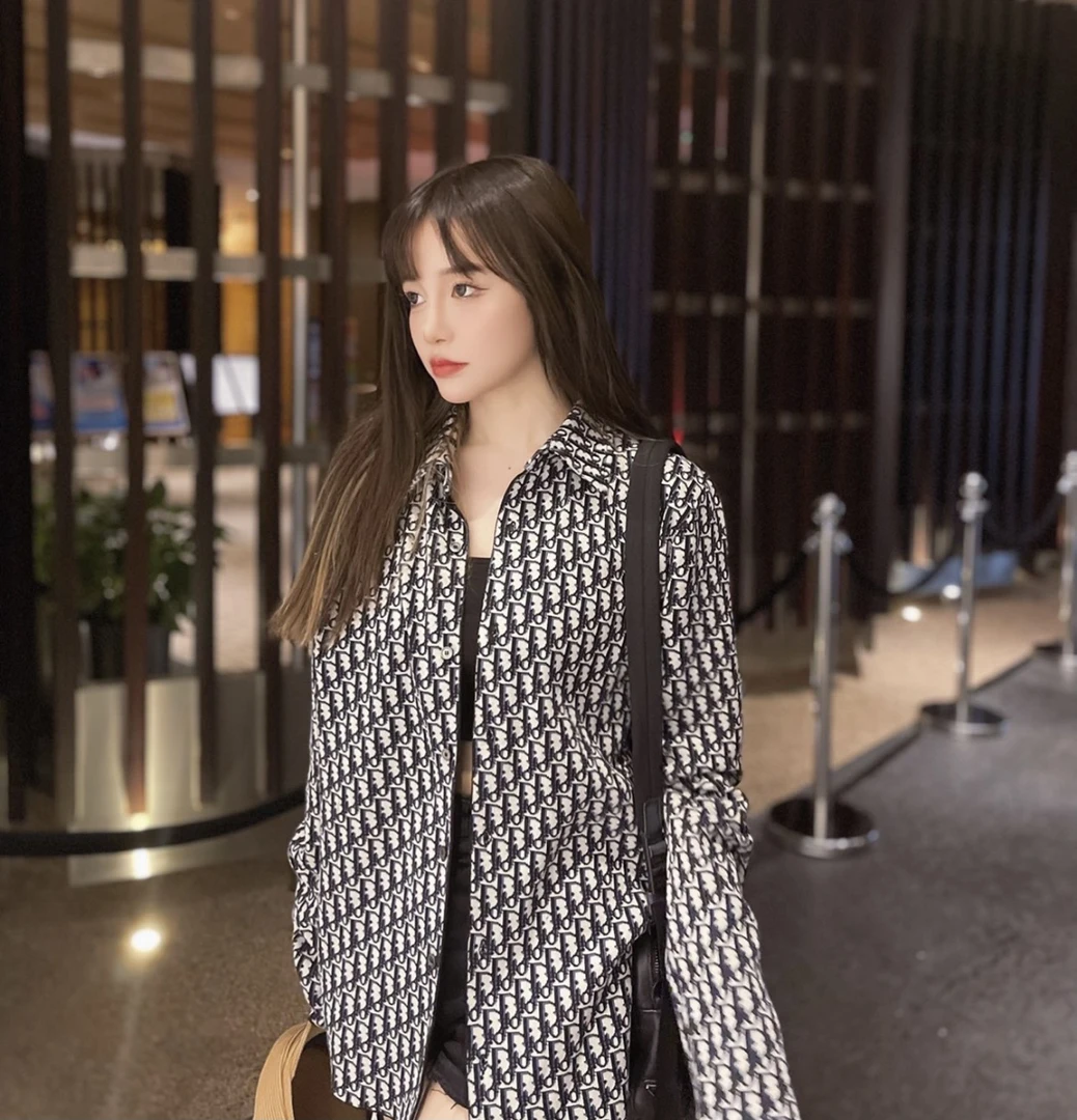 DIOR/迪奥 aa0339  老花满印衬衫 m码 13000 95新
