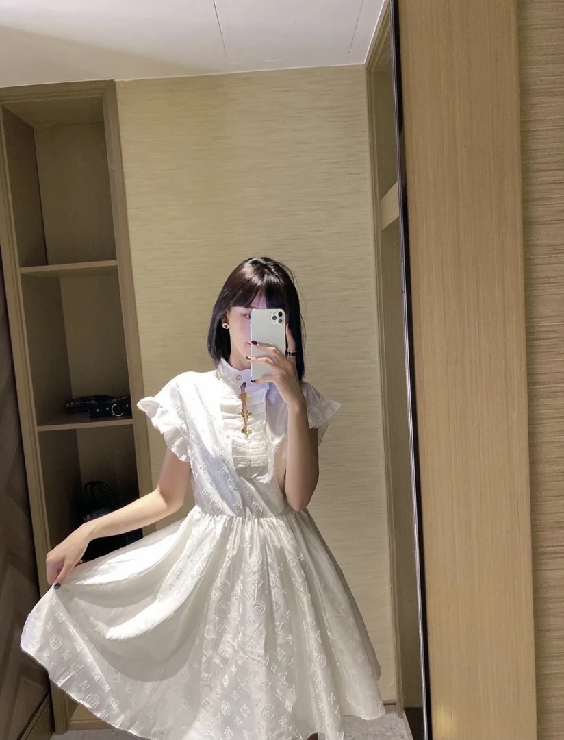 LouisVuitton/路易威登 dd0658  Lv 暗纹满印连衣裙 36码