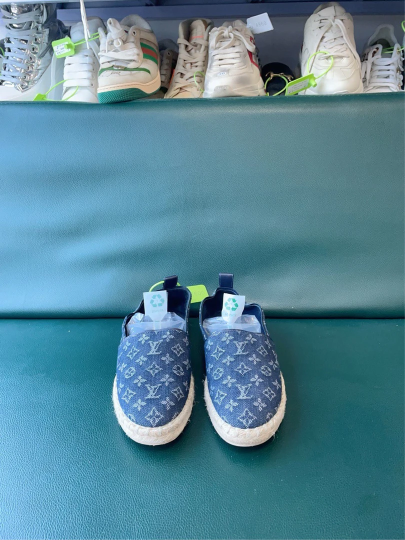Louis Vuitton lv牛仔渔夫鞋    36.5码成色很好 编码d2600