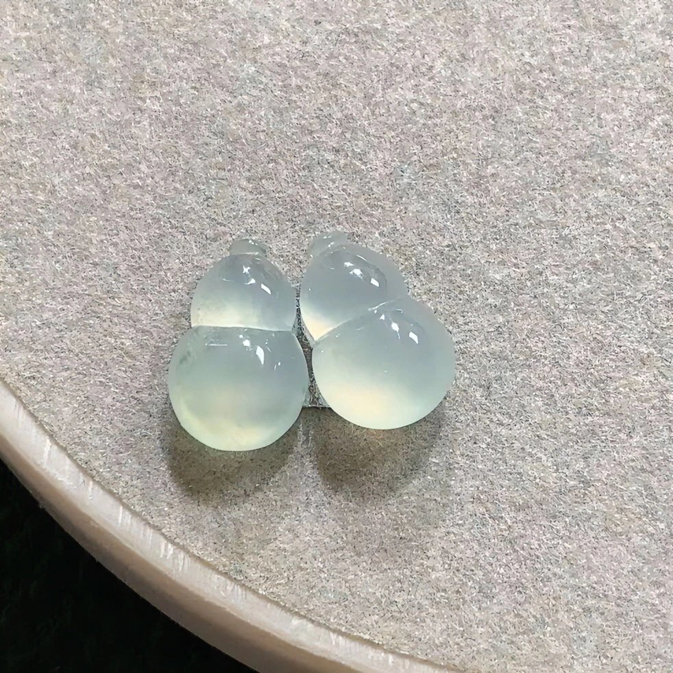 缅甸天然翡翠A货 冰蓝葫芦一对尺寸11-7-3.9精致耳坠气质冰透镶嵌