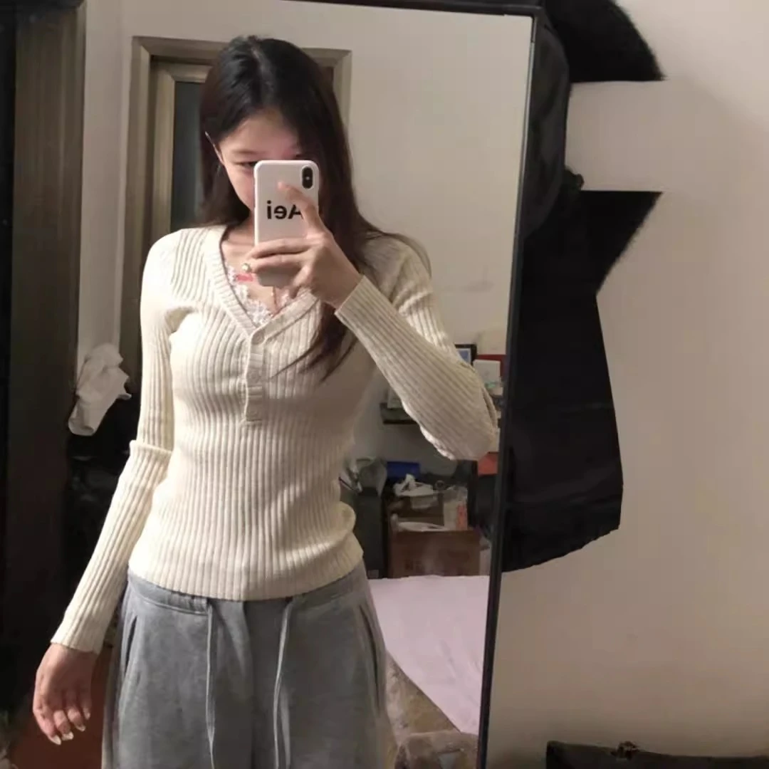 蕾丝边坑条针织打底衫女秋冬季V领纽扣显瘦修身内搭上衣春款