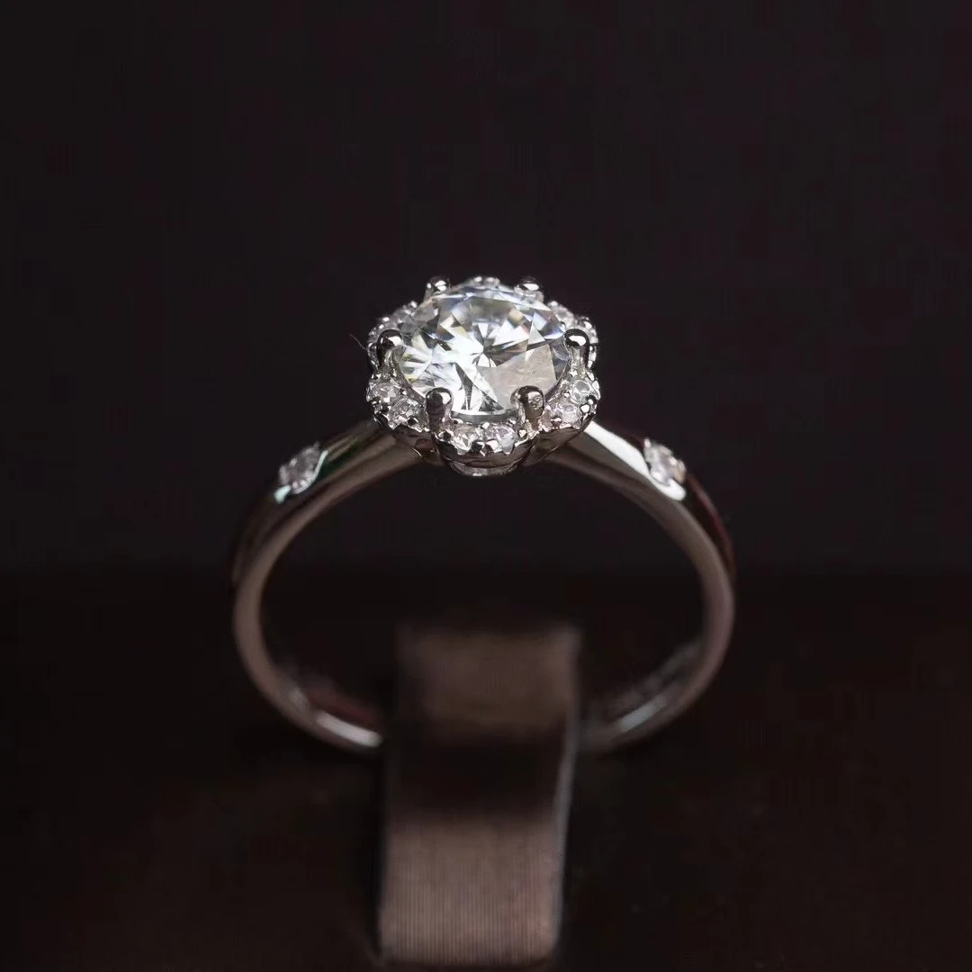 【钻匠坊】女款花瓣六爪 0.5ct 1ct 戒指