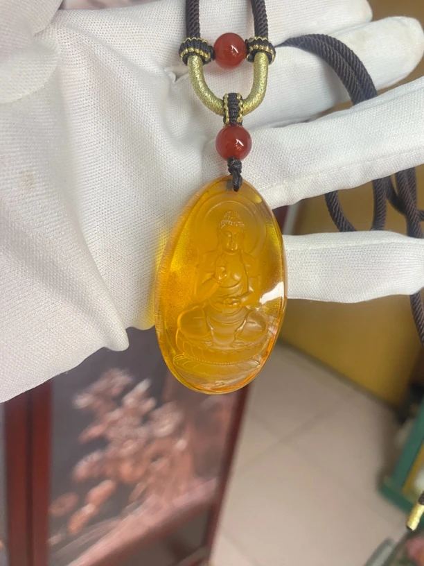 蜜蜡金珀观音吊坠