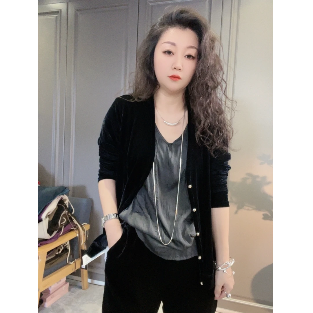 2228时尚百搭金扣开衫