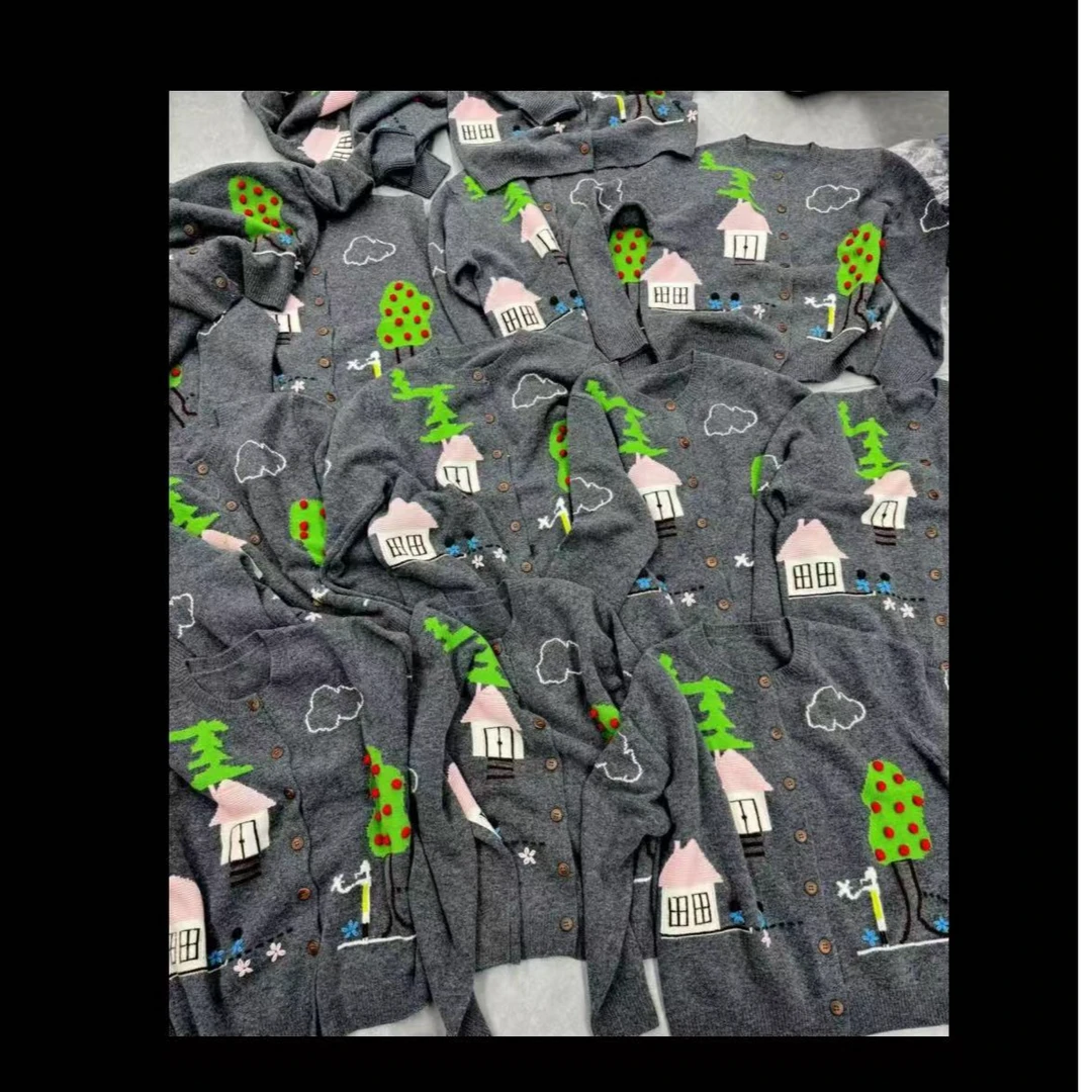 房子小树毛衣开衫