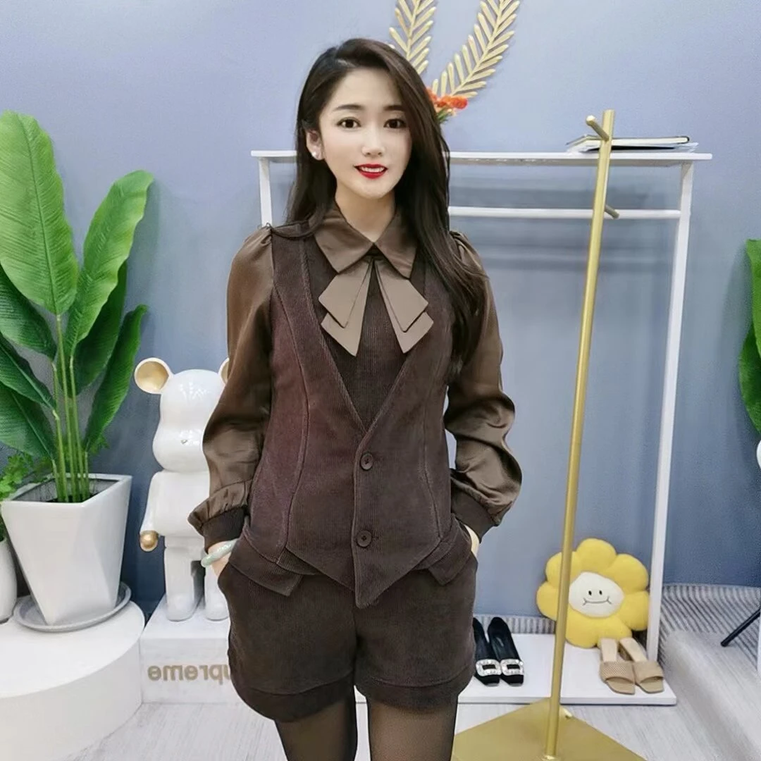 9992款气质衬衫领条绒加厚款套装洋气百搭时尚女（上衣+短裤）