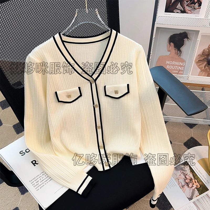 小香风女春秋款气质小众高级感V领针织短款外搭复古毛衣秋冬显瘦