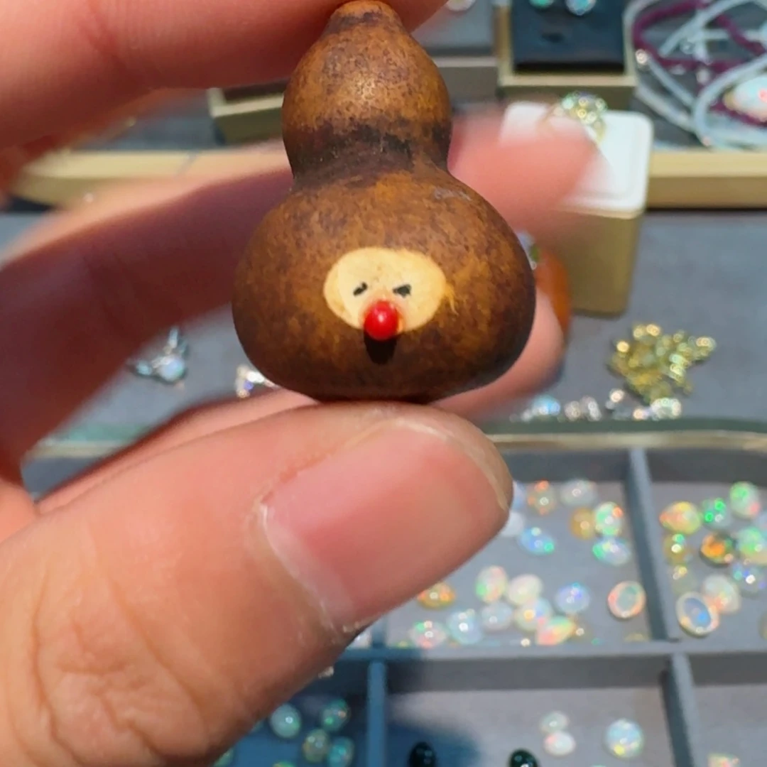 【闪购商品】欧泊耳钉银S925镶嵌穆***爱